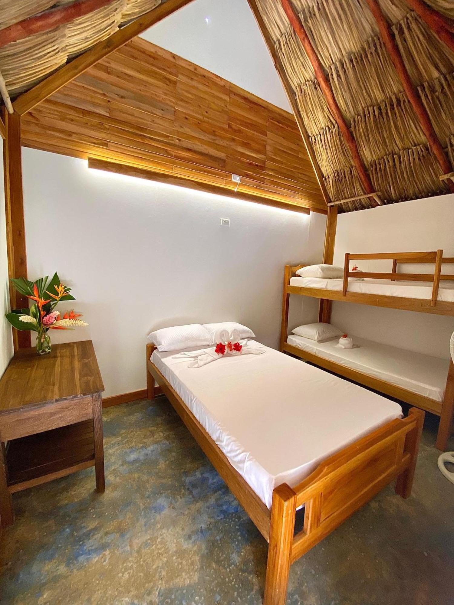 Playa Angeles Lodge *