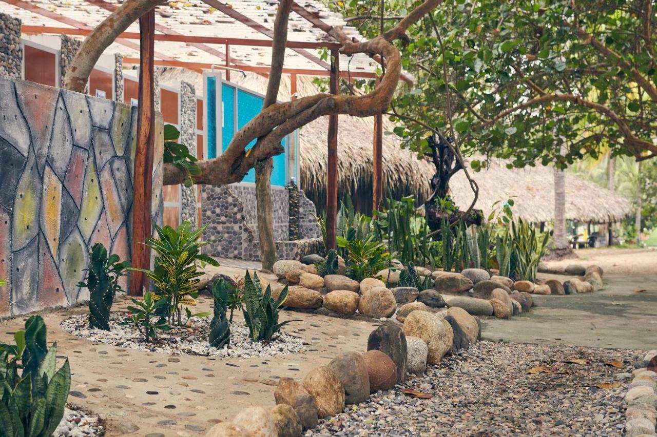 Playa Angeles Lodge